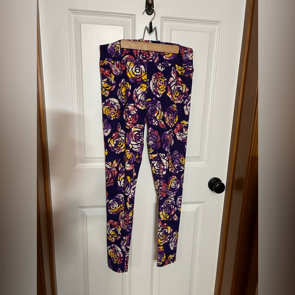 NWOT Rare LuLaRoe Disney Rose Leggings